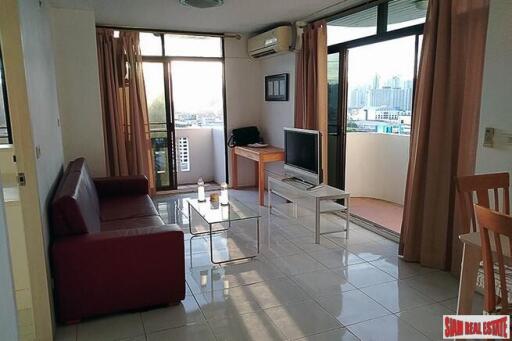 J.C.Tower - A Nice One Bedroom Corner Condo in Popular Thong Lo