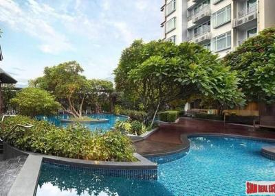 Circle Condominium  Two Bedroom Condo with 40th Floor Sweeping City Views in Phetchaburi