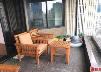 Lake Green - Two Bedroom Corner Condo with Views of the City and Benchakiti Park in Nana