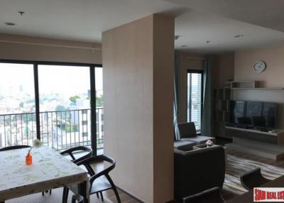 Teal Sathorn- Taksin  City Views and Close to the BTS in the Three Bedroom Condo in Wongwian Yai