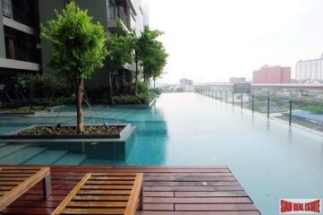 Teal Sathorn- Taksin - City Views and Close to the BTS in the Three Bedroom Condo in Wongwian Yai