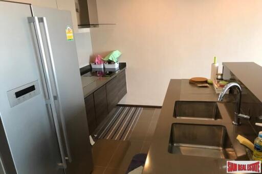 Teal Sathorn- Taksin - City Views and Close to the BTS in the Three Bedroom Condo in Wongwian Yai