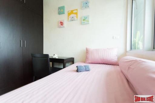Chewathai Ratchaprarop  Sunny Two Bedroom Condo with City Views in Victory Monument, Bangkok