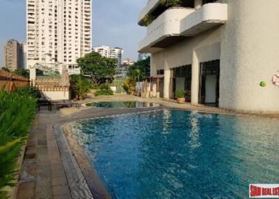 Tower Park Condo - Spacious and Modern Four Bedroom Condo with Two Balconies in Nana, Bangkok