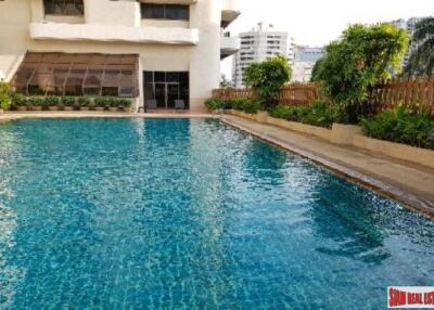 Tower Park Condo - Spacious and Modern Four Bedroom Condo with Two Balconies in Nana, Bangkok