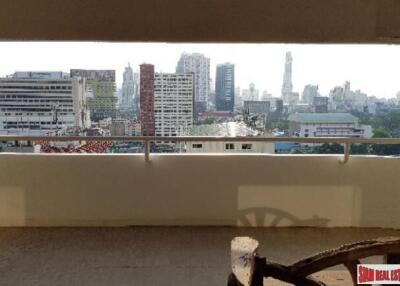 Tower Park Condo - Spacious and Modern Four Bedroom Condo with Two Balconies in Nana, Bangkok