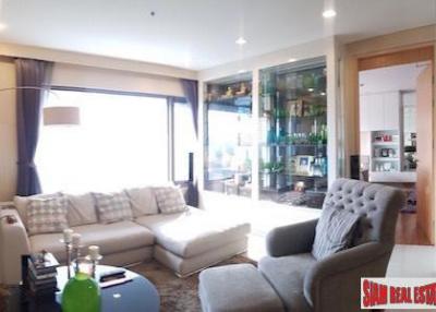 Amanta Lumpini  Comfortable Well Appointed One Bedroom Condo on the 16th Floor