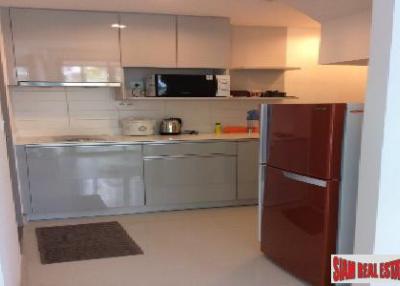 Ideo Mobi Sukhumvit  Comfortable Living in this Two Bedroom Duplex by On Nut