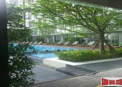 Ideo Mobi Sukhumvit  Comfortable Living in this Two Bedroom Duplex by On Nut