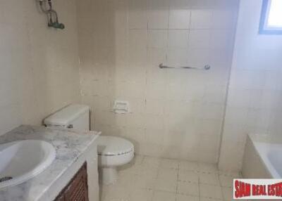 Le Premier Condo Sukhumvit 59 - Deluxe Three Bedroom, Four Bath Condominiums for Sale in Thong Lo