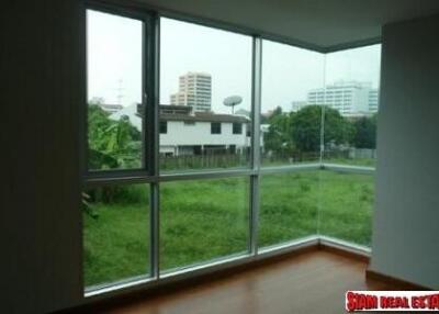 Centric Scene Aree 2 - Two bedroom Condo for sale, Corner Unit at Soi Aree & Very Closed to BTS Ari