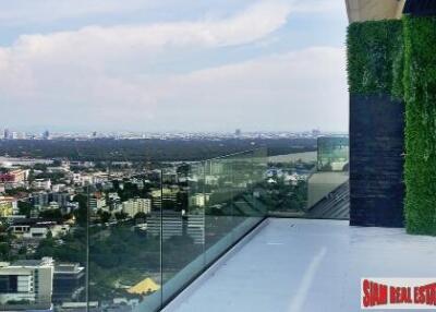 Sathorn Garden - Fantastic City Views from the Exclusive Duplex Penthouse in Bangkok