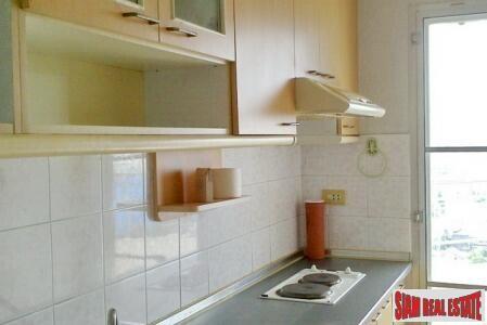 Sarin Place - Two Bedroom Corner Unit Condo for Sale at Ratchadaphisek