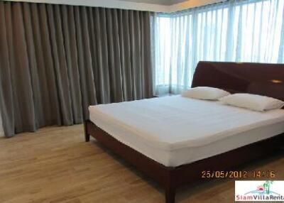 Royal Maneeya Executive Residence - For Sale Great DEAL Fully Furnished Luxury Condominium in Chidlom