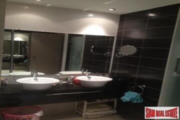 Ideal Ratchada - Spectacular One Bedroom Condominium, High Floor on Ratchada Huaykwang