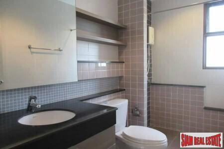 The Private - Contemporary Three Bedroom Townhouse for Sale Close to Bang Chak Station