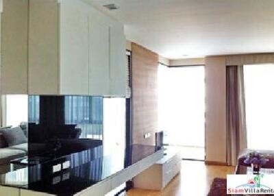 O2 Condominium - Fully Furnished One Bedroom Condo for Sale in Ploenchit