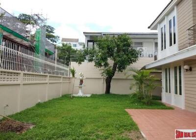 Large Two Story Three Bedroom Pet Friendly House for Rent in Ekkamai