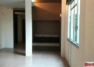 Promphan Park  Rent this Five Bedroom with Private Swimming Pool in Prawet, Bangkok