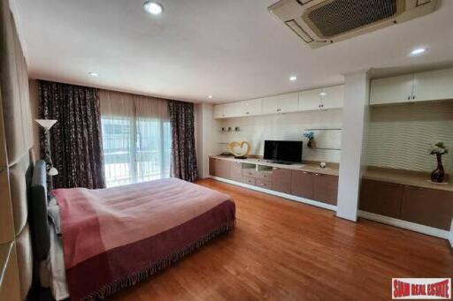 Detached House in Phrom Phong - 500 sqm., 5 Bedrooms, and 6 Bathrooms