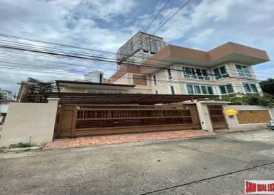 Detached House in Phrom Phong - 500 sqm., 5 Bedrooms, and 6 Bathrooms