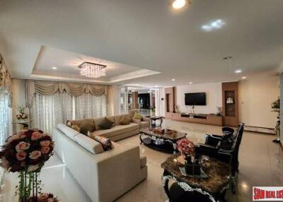 Detached House in Phrom Phong - 500 sqm., 5 Bedrooms, and 6 Bathrooms