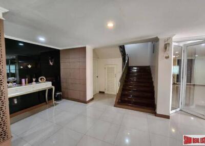 Detached House in Phrom Phong - 500 sqm., 5 Bedrooms, and 6 Bathrooms