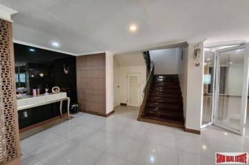 Detached House in Phrom Phong - 500 sqm., 5 Bedrooms, and 6 Bathrooms