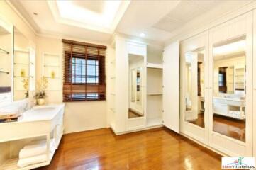 Exquisite 4 Bed Private Serviced Pool Villa in Secure Estate for Rent at Sathorn - Pet Friendly