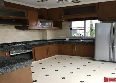 Private House in Sukhumvit Area - 4 Bedrooms and 4 Bathrooms, 300 Sq.M, Nana, Bangkok