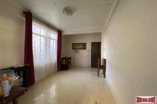 Three Bedroom 300 square meter Private House for Rent at Nana BTS