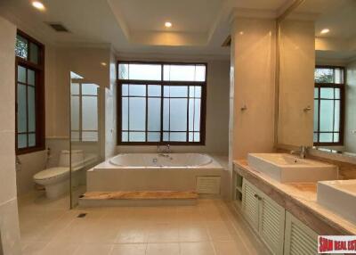 Baan Sansiri Sukhumvit 67 - 4 Bedrooms and 5 Bathrooms, 490 sqm, Phra Kanong Prime Location