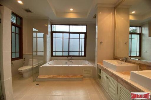 Baan Sansiri Sukhumvit 67 - 4 Bedrooms and 5 Bathrooms, 490 sqm, Phra Kanong Prime Location