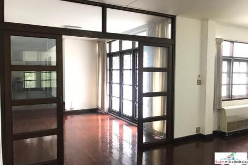 Large Three Bedroom Family Style House for Rent on Asoke BTS , 5 Min Walk to BTS.