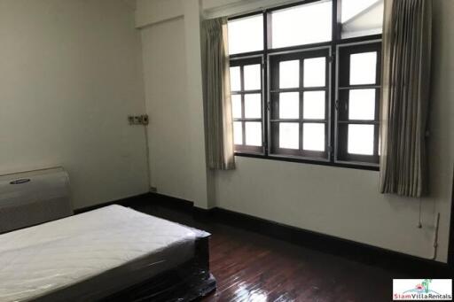 Large Three Bedroom Family Style House for Rent on Asoke BTS , 5 Min Walk to BTS.