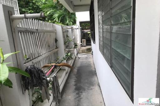 Large Three Bedroom Family Style House for Rent on Asoke BTS , 5 Min Walk to BTS.