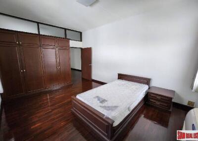 Townhome in Asoke - A 320 sqm. Prime Living Opportunity with 3 Bedrooms and 4 Bathrooms For Rent In Bangkok