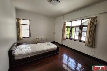 Townhome in Asoke - A 320 sqm. Prime Living Opportunity with 3 Bedrooms and 4 Bathrooms For Rent In Bangkok