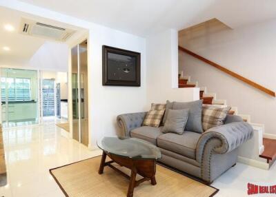 New Modern Three Bedroom Townhouse for Rent with fully furnished in the Heart of Asoke.