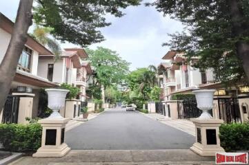 Baan Sansiri Sukhumvit 67 - 4 Bedrooms Detached House for Rent in Phra Khanong Area of Bangkok