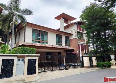 Baan Sansiri Sukhumvit 67  4 Bedrooms Detached House for Rent in Phra Khanong Area of Bangkok