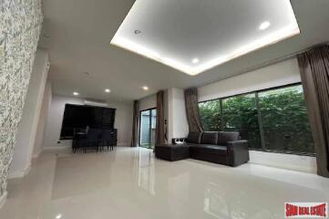 Setthasiri Krungthep Kreetha - Spacious 2-Bed House with Modern Amenities, Perfectly Located in Hua Mak