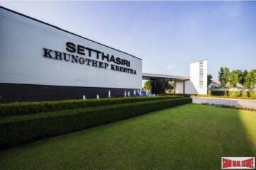 Setthasiri Krungthep Kreetha - Spacious 2-Bed House with Modern Amenities, Perfectly Located in Hua Mak