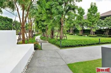 Setthasiri Krungthep Kreetha - Spacious 2-Bed House with Modern Amenities, Perfectly Located in Hua Mak