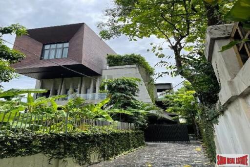 Ekkamai Modern Pool Villa - Standalone House With 5 Bed 6 Bath And 2 Private Swimming Pools For Rent In Ekkamai Area Of Bangkok