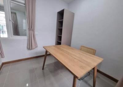 Townhouse for Rent at Golden Town RuamChok