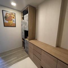 2 bed Condo in Moniiq Sukhumvit 64 Phrakhanong District C020632