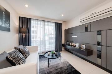 2 bed Condo in The Surawong Bang Rak District C020628