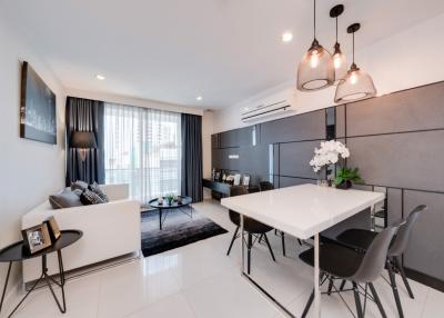 2 bed Condo in The Surawong Bang Rak District C020628