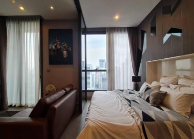 Contemporary bedroom with city view